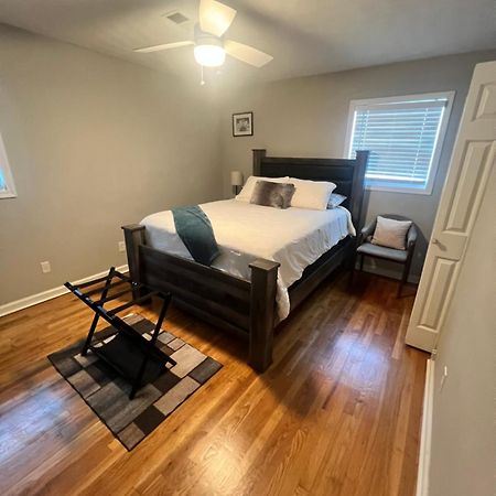 Cozy Brick Ranch Home Owned And Operated By An Army Soldier!! Columbus Exteriör bild
