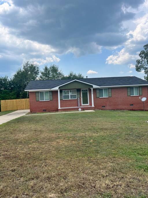 Cozy Brick Ranch Home Owned And Operated By An Army Soldier!! Columbus Exteriör bild