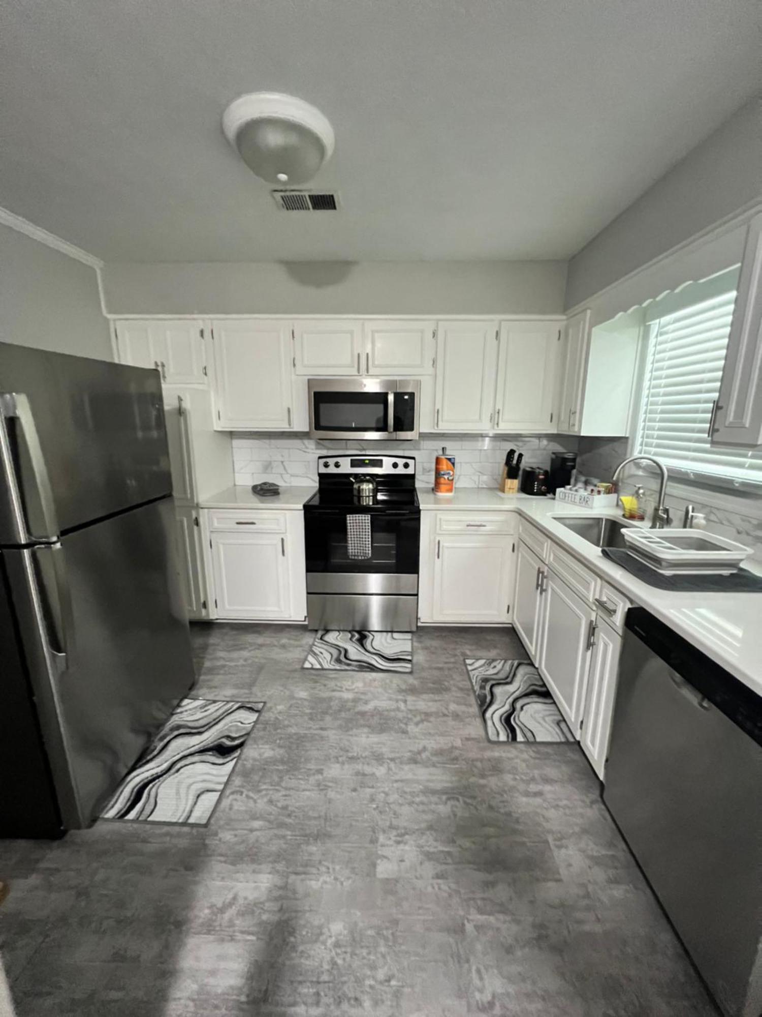 Cozy Brick Ranch Home Owned And Operated By An Army Soldier!! Columbus Exteriör bild